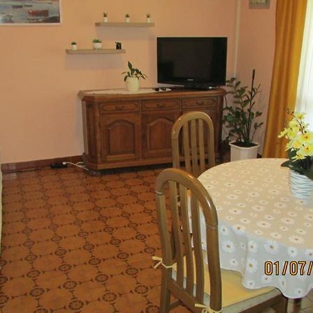 Apartment Tomy โตรกีร์ ภายนอก รูปภาพ