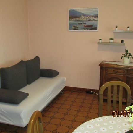 Apartment Tomy โตรกีร์ ภายนอก รูปภาพ